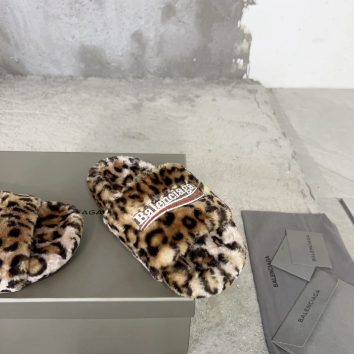 BLCG SANDALS