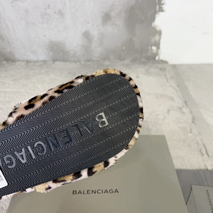 BLCG SANDALS