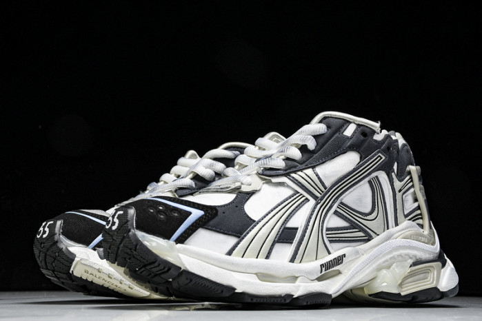 BLCG RUNNER SNEAKER