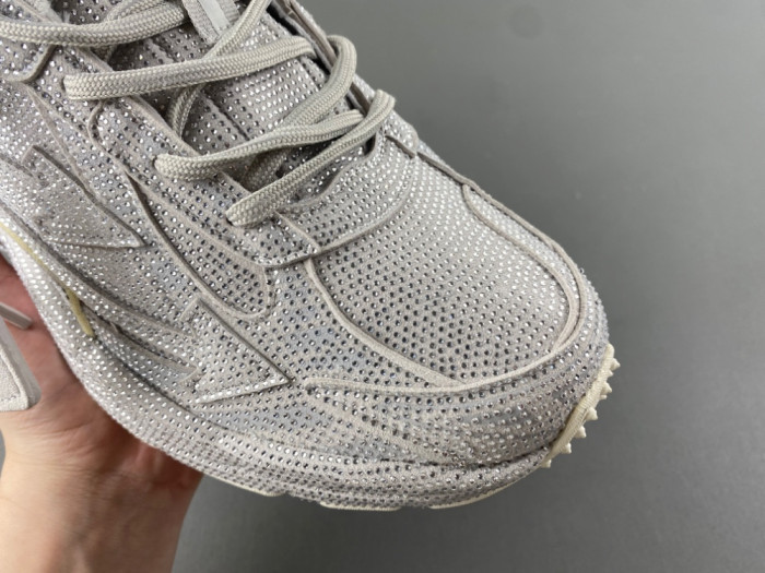 OFF-WHITE BE RIGHT BACK (crystal)