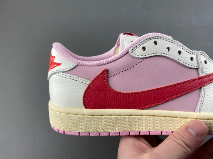 Travis Scott x Air Jordan 1 Low OG IQ7604-101