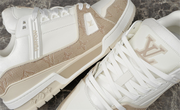 LOU1VTON SNEAKER