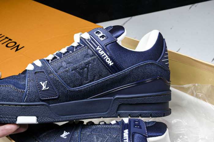 LOU1VTON SNEAKER