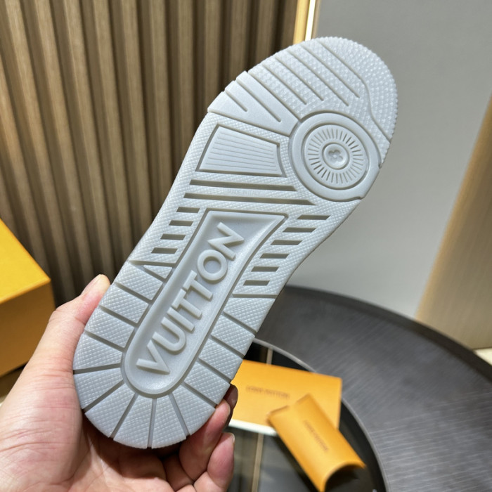 LOU1VTON SNEAKER