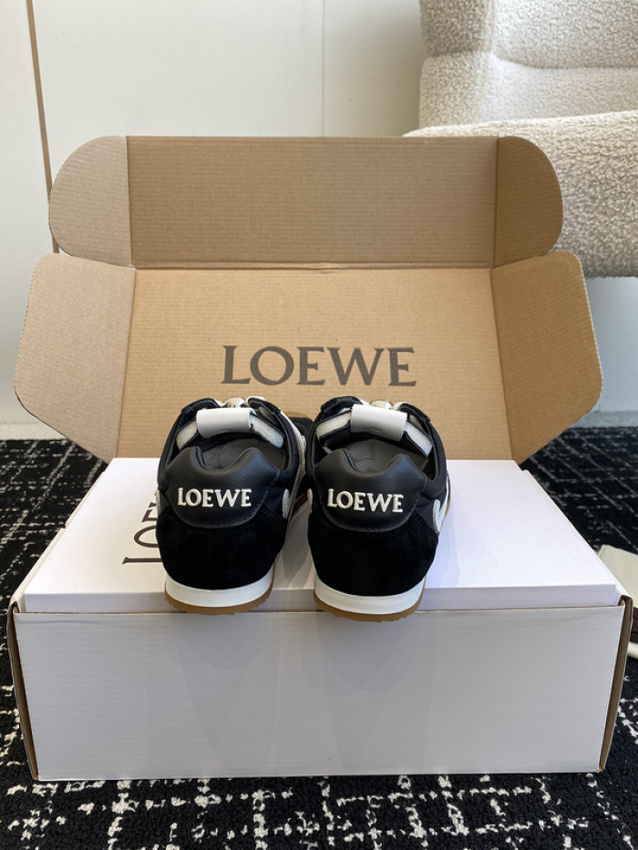 Loe*we Ballet Runner