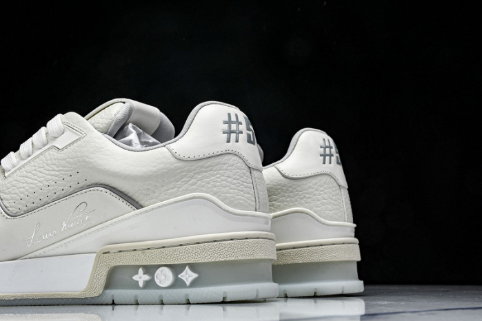 LOU1VTON SNEAKER