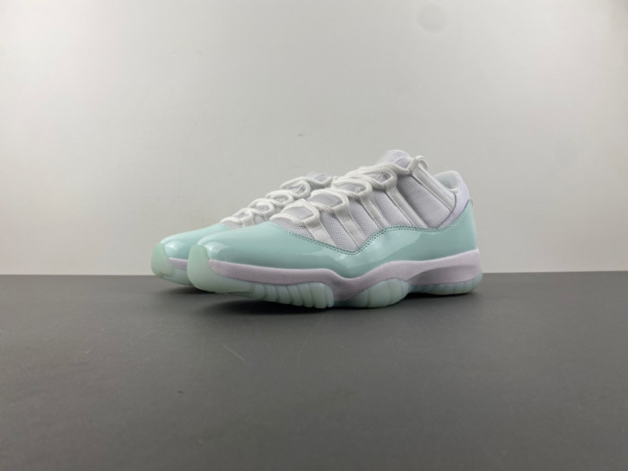 Air Jordan 11 Low “Igloo” AH7860-103