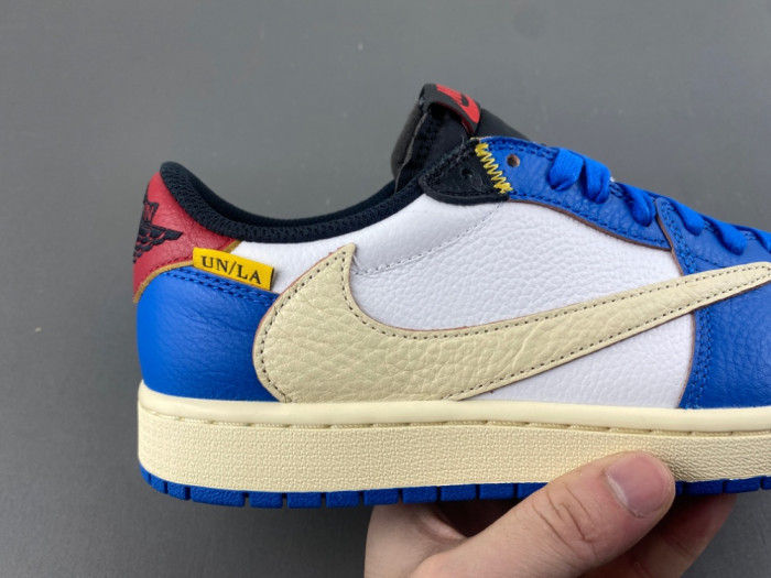 Travis Scott x Air Jordan 1 Low OG DM7866-111