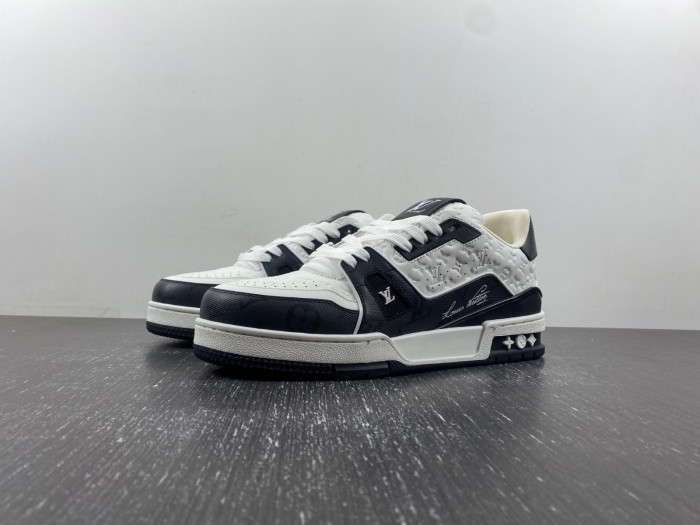 LOU1VTON trainer (EU47)