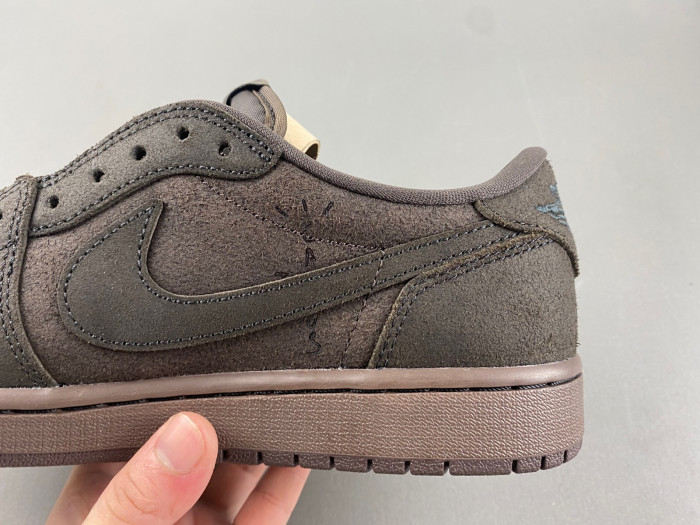 Travis Scott x Air Jordan 1 Low OG DM7866-202