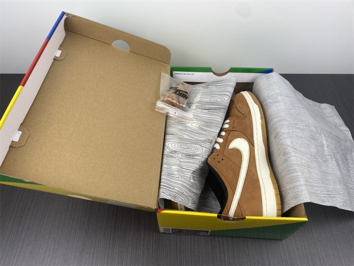 nike sb dunk low pro iso wheat brown white black dh1319-200