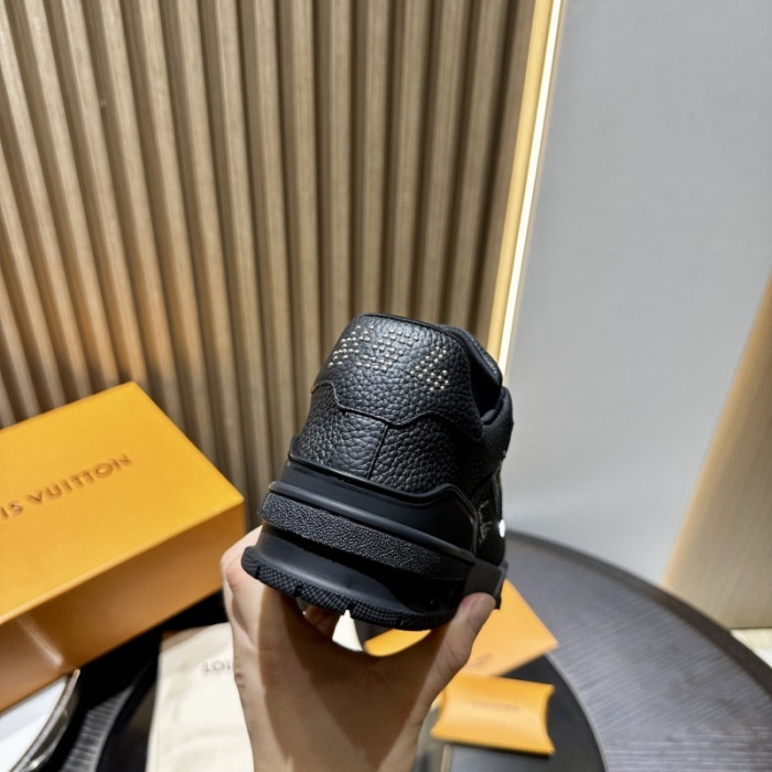 LOU1VTON SNEAKER