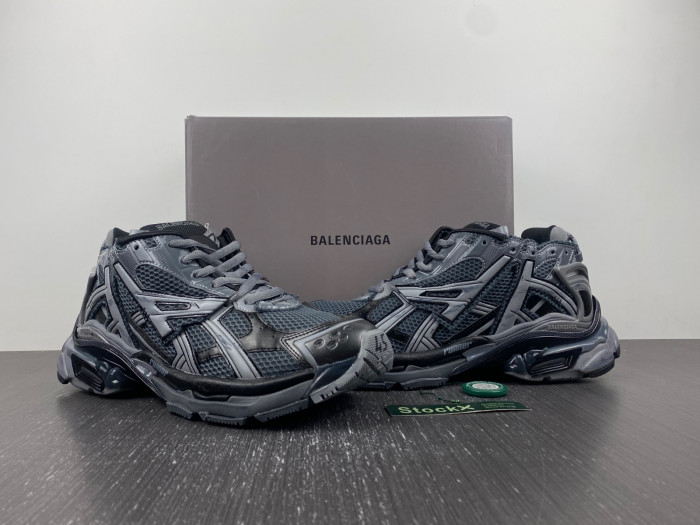 blcg runner sneaker