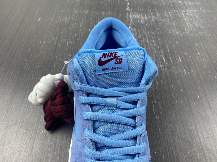 nike sb dunk low philadelphia phillies dq4040-400