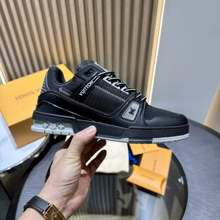 LOU1VTON SNEAKER