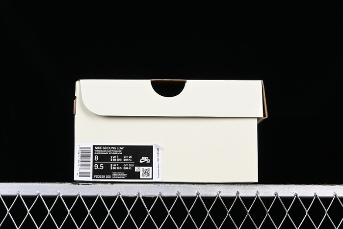 tightbooth x nike sb dunk low fd2629-100