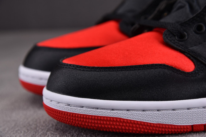 Air Jordan 1 High OG WMNS Satin Bred FD4810-061