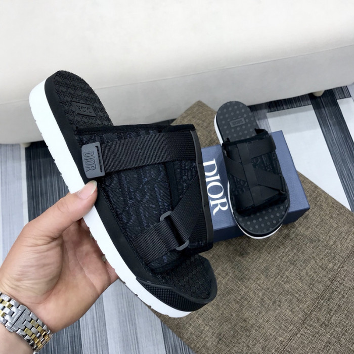 d1or alpha sandal