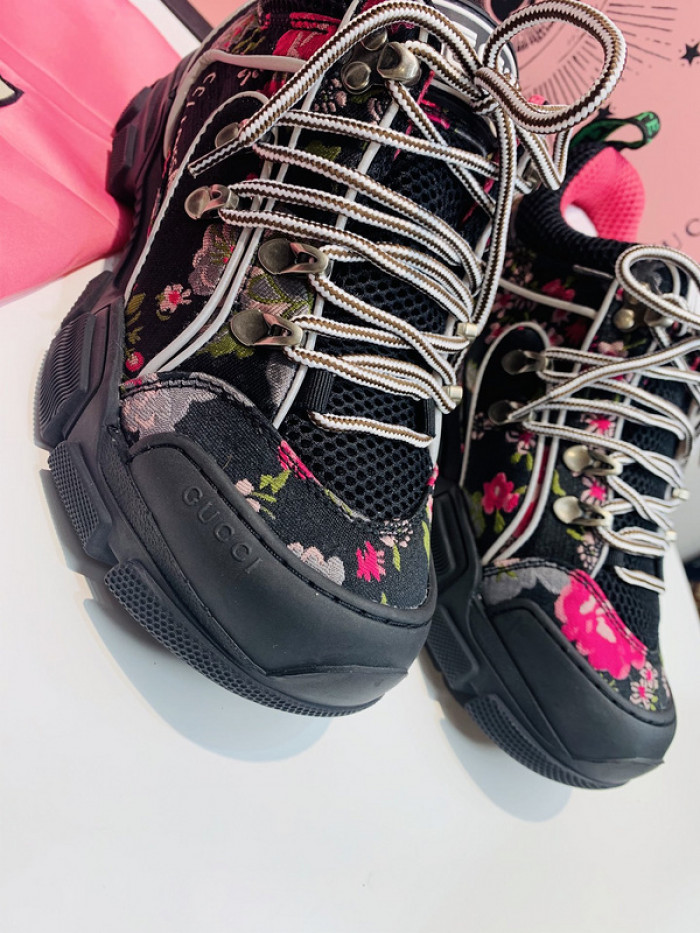 G*u*i1 journey flashtrek jewel crystal low boot