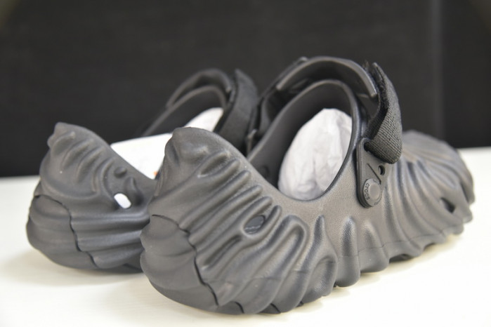 Cr*0*s pollex clog by salehe bembury urchin